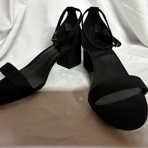 Oura Black Block Heel Sandals